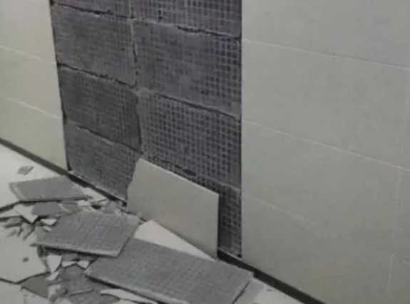 石龙瓷砖空鼓维修公司分享下石龙墙砖松动维修的知识